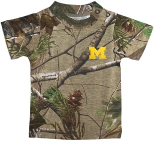 Michigan Wolverines Outlined Block "M" Realtree Camo Short Sleeve T-Shirt